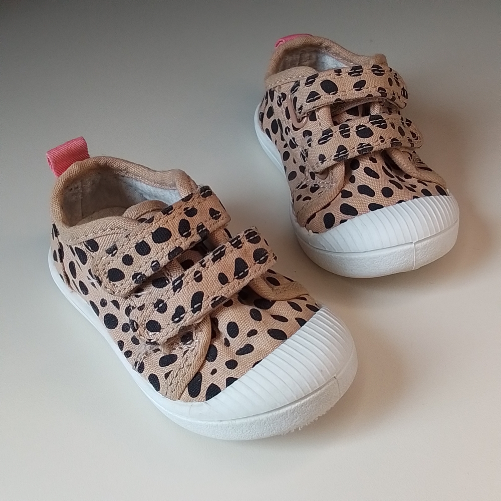Cat & Jack Girls Size 4 Shoes Leopard Print Slip-On Strap Sneakers